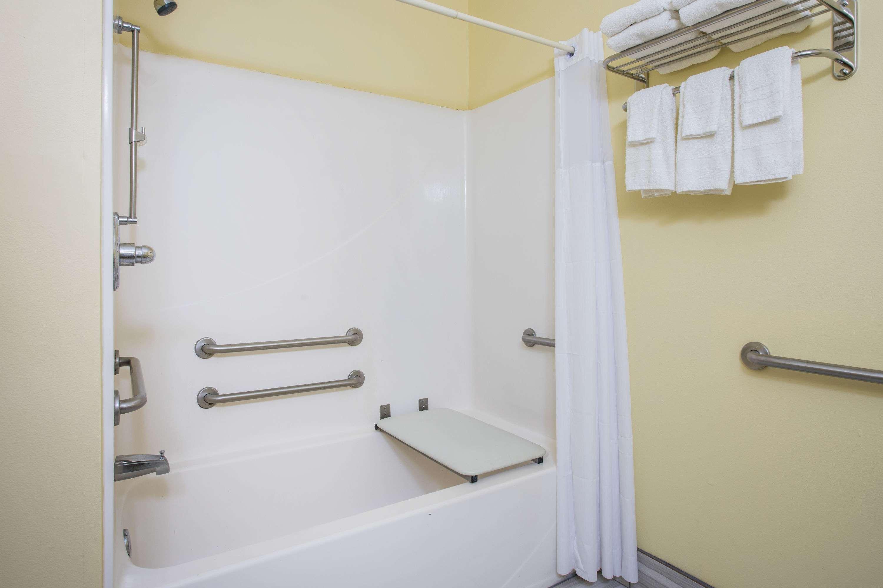 Days Inn & Suites By Wyndham Augusta Near Fort Eisenhower Luaran gambar