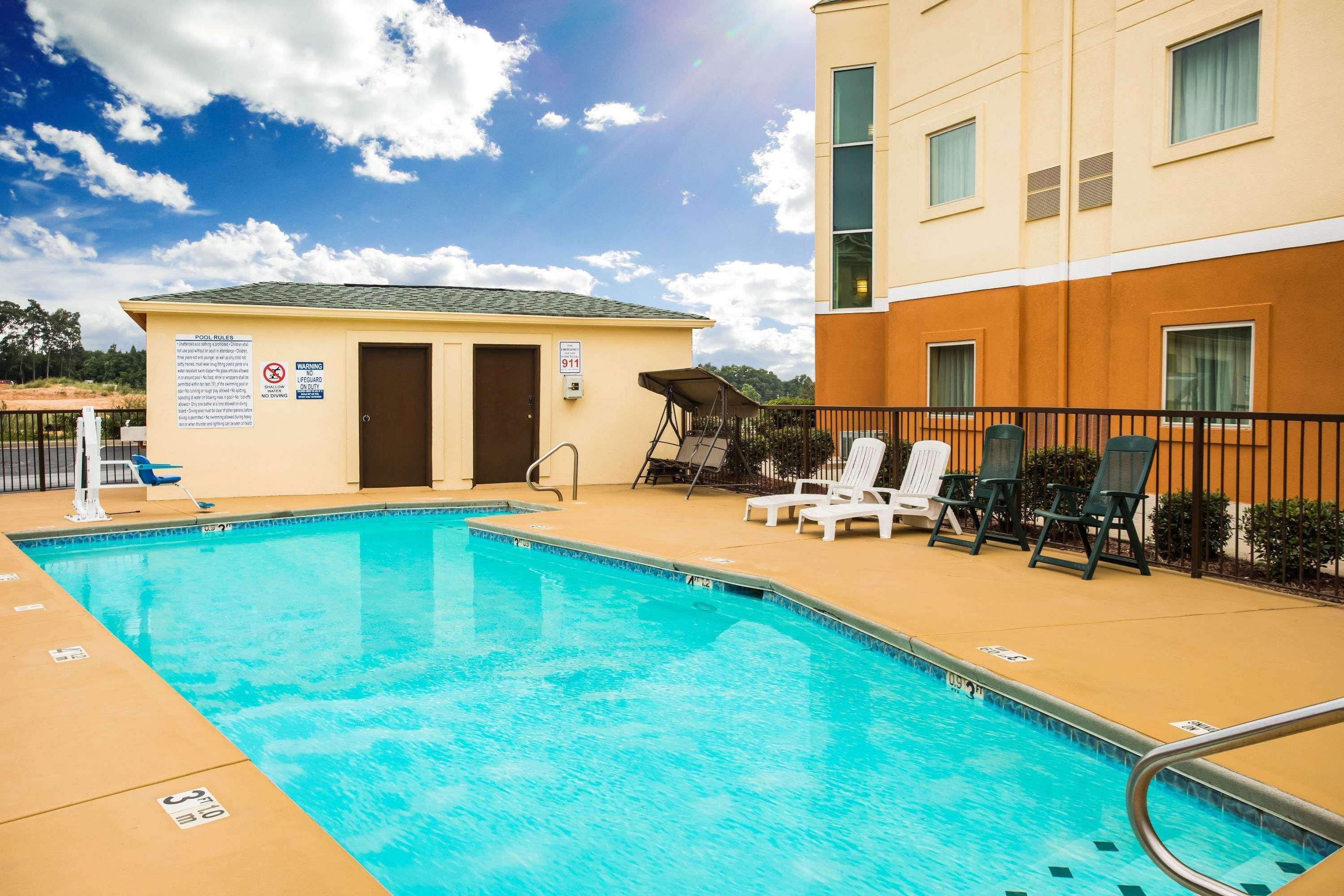 Days Inn & Suites By Wyndham Augusta Near Fort Eisenhower Luaran gambar