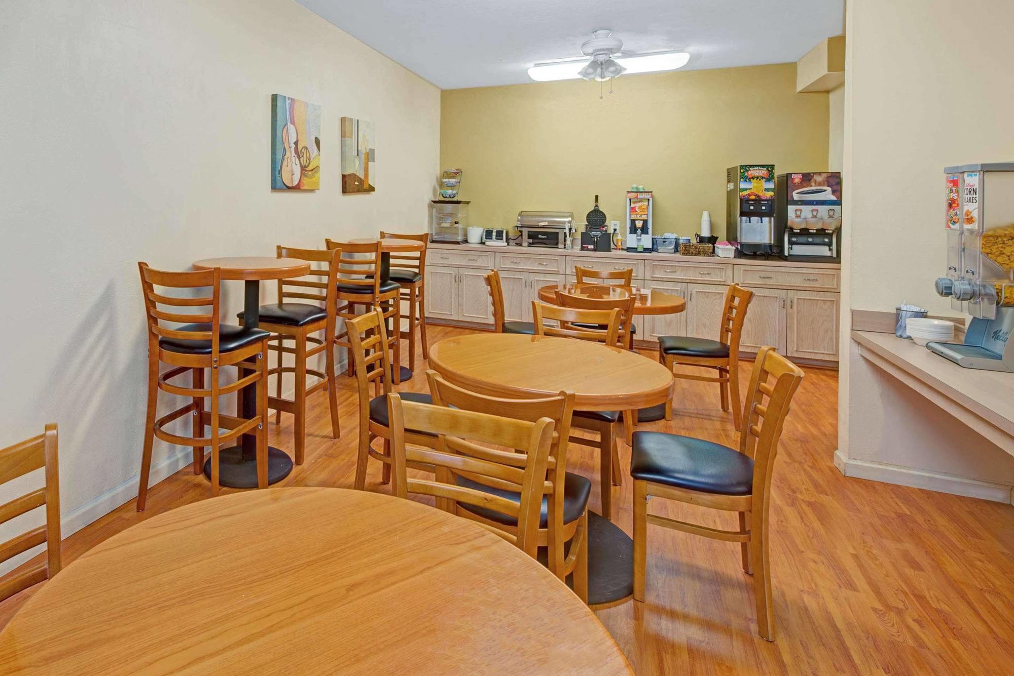 Days Inn & Suites By Wyndham Augusta Near Fort Eisenhower Luaran gambar
